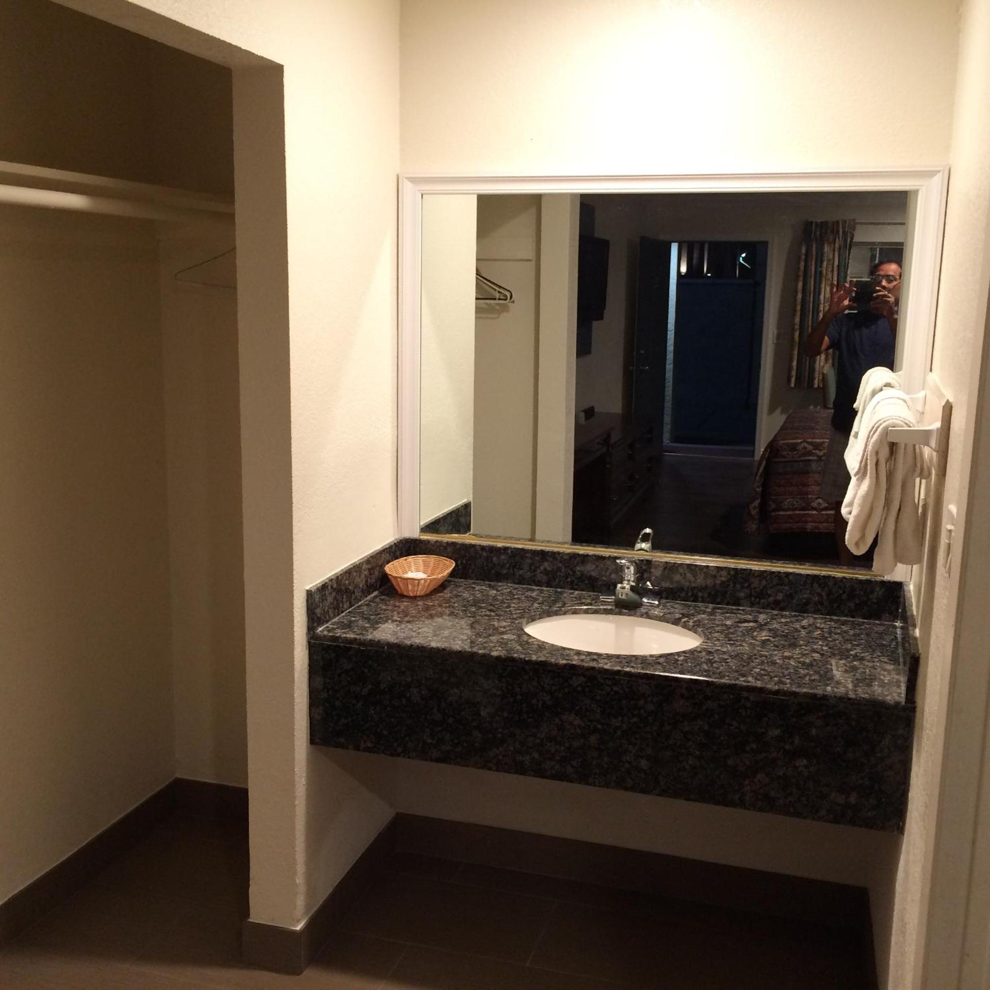 Royal Inn Lomita Room photo